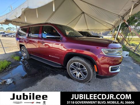 Used 2023 Jeep Wagoneer L Series II image 1
