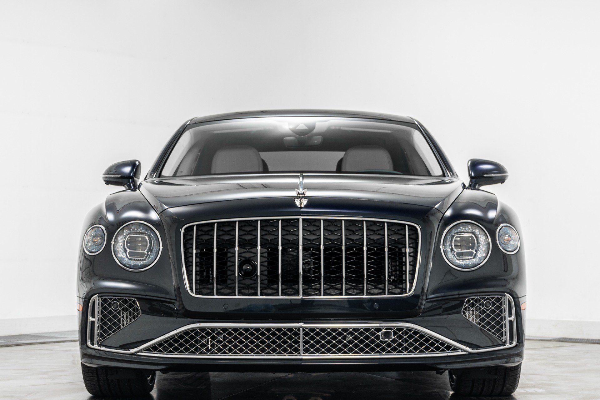 Used 2026 Bentley Flying Spur Azure AWD/4WD image 4
