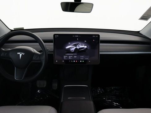 Used 2023 Tesla Model Y Performance image 8