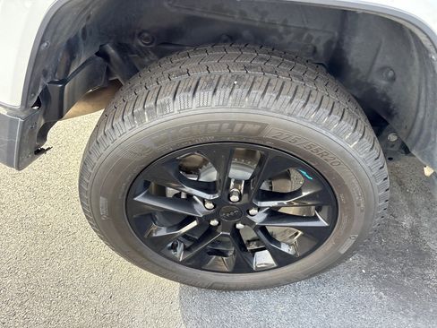 Used 2022 Jeep Wrangler Sahara w/ Cold Weather Group image 11