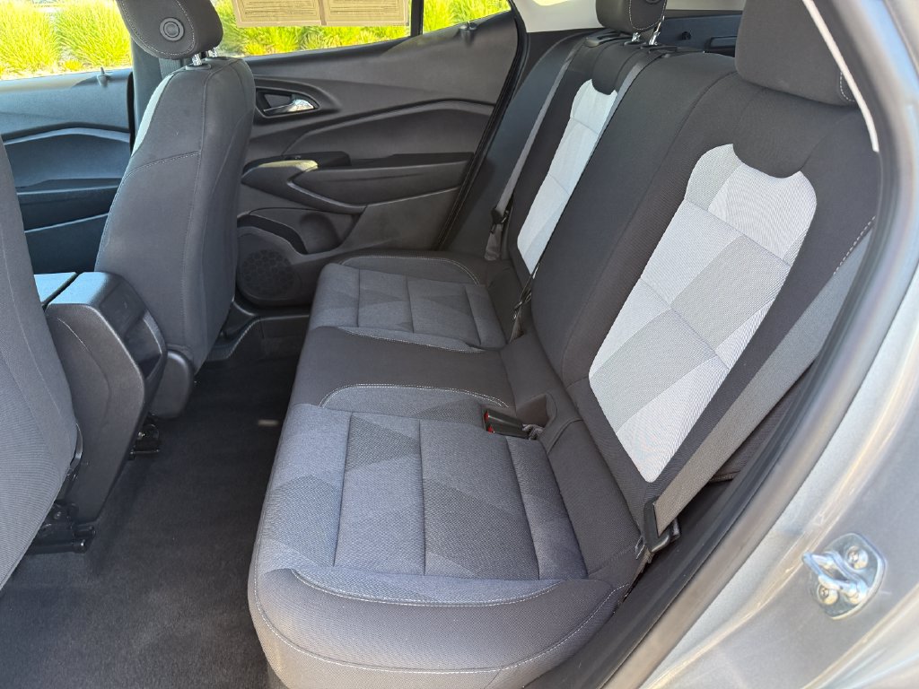 Used 2025 Chevrolet Trax LS FWD image 13