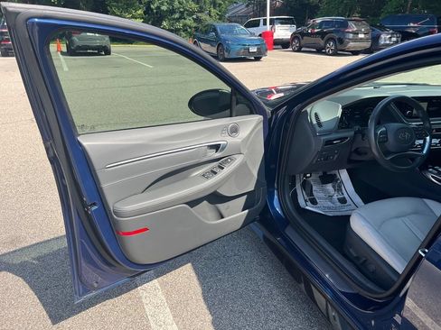 Used 2021 Hyundai Sonata Limited w/ Cargo Package FWD image 7