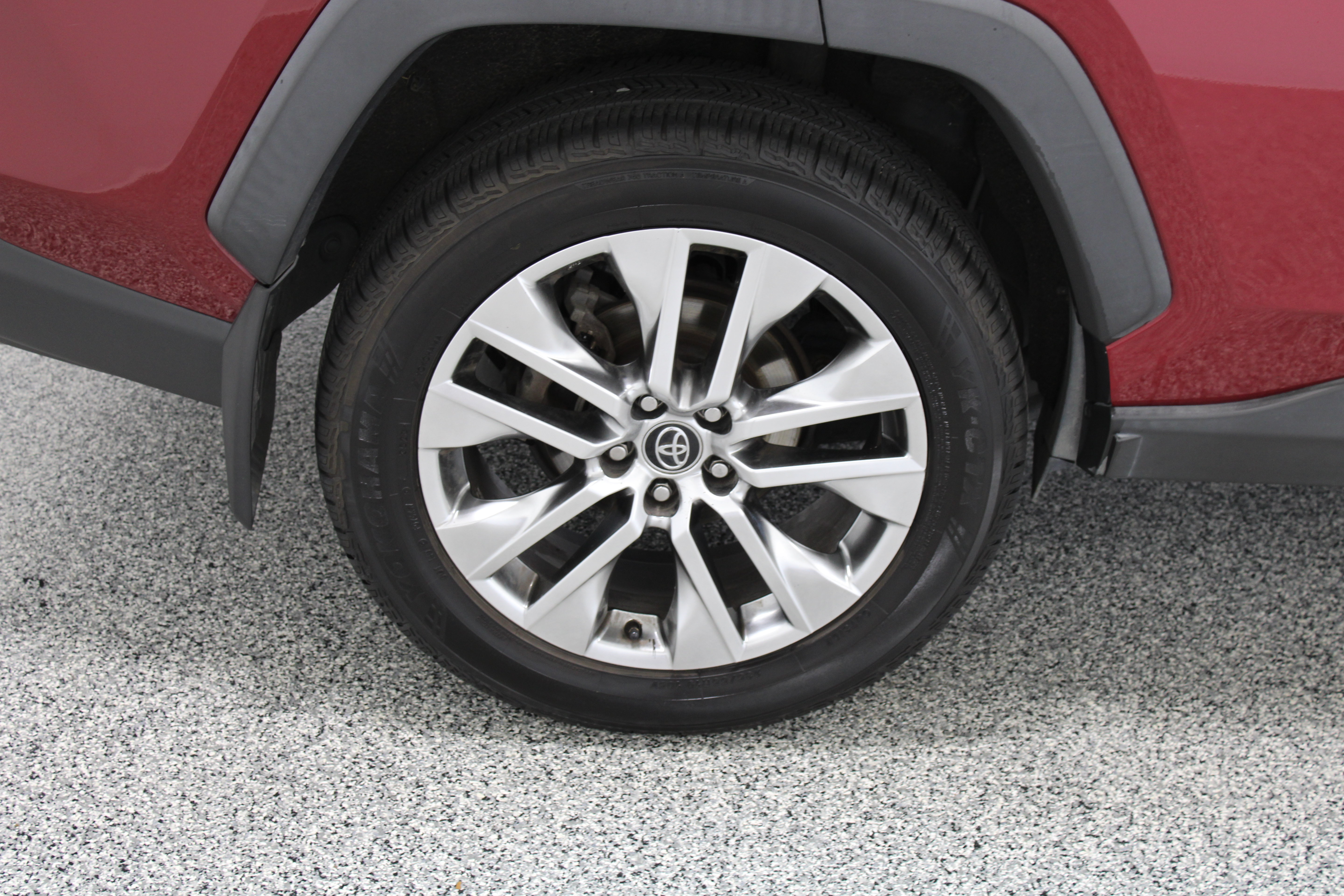 Used 2020 Toyota RAV4 XLE Premium FWD image 6
