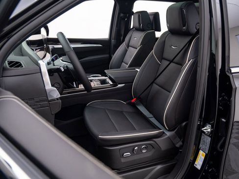 New 2026 Cadillac Escalade Luxury image 18