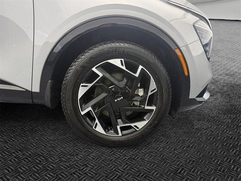 Used 2025 Kia Sportage SX image 10