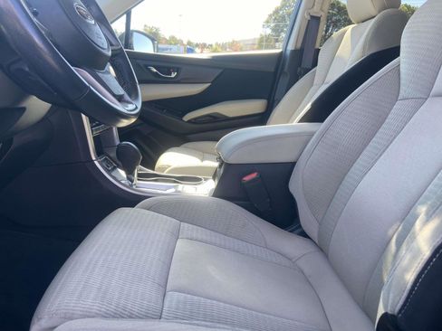 Used 2021 Subaru Ascent Premium w/ Convenience Package image 18