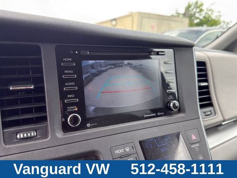 Used 2018 Toyota Sienna LE FWD image 15