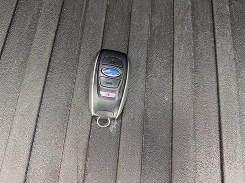 Used 2025 Subaru Outback Premium image 74