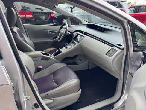 Used 2013 Toyota Prius Two FWD image 25