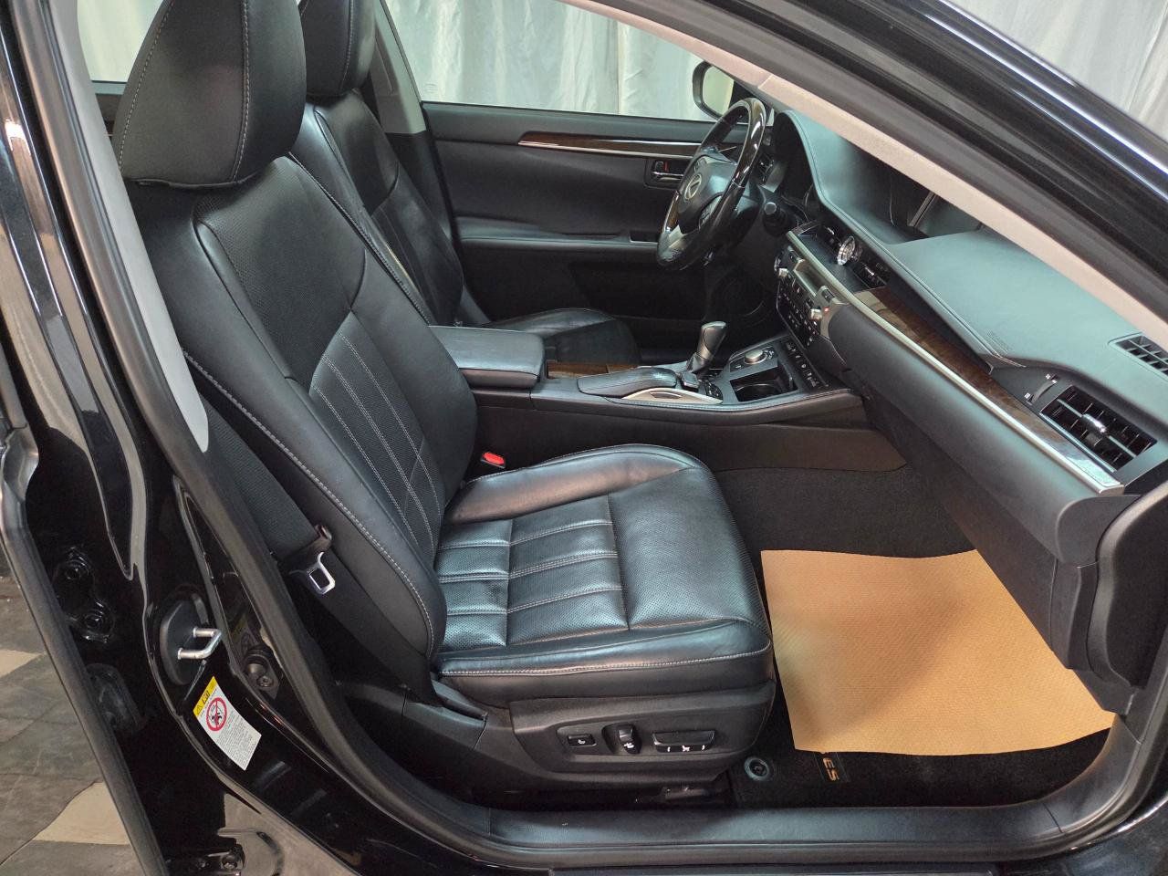 Used 2018 Lexus ES 350 w/ Luxury Package w/Wood Trim FWD image 13