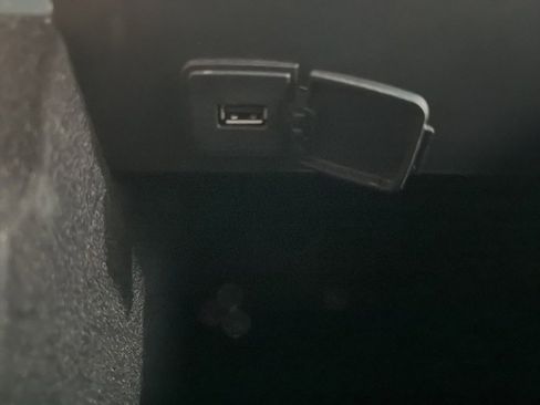 Used 2016 Ford Explorer XLT w/ Equipment Group 202A image 33