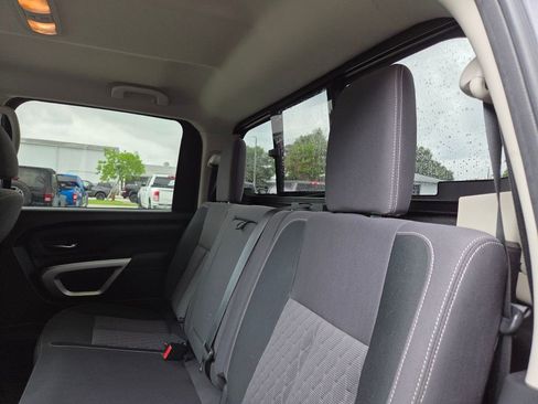 Used 2021 Nissan Titan SV RWD image 16