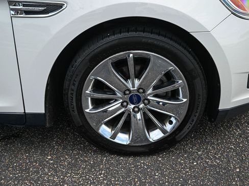 Used 2010 Ford Taurus Limited FWD image 15