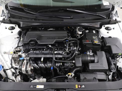 Used 2025 Hyundai Elantra SEL image 29