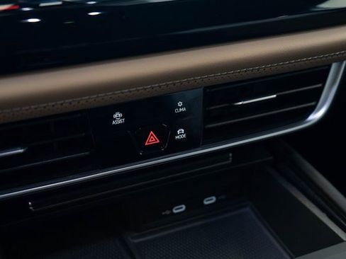 Used 2024 Volkswagen Atlas Cross Sport SE image 22