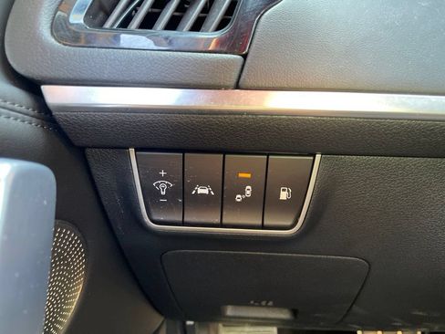 Used 2018 Kia Stinger GT1 AWD/4WD image 25