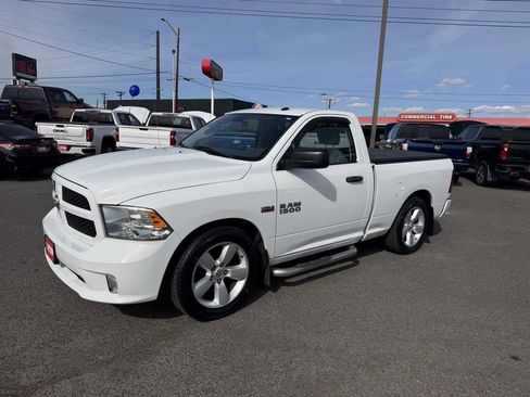 Used 2014 RAM 1500 Express RWD image 3