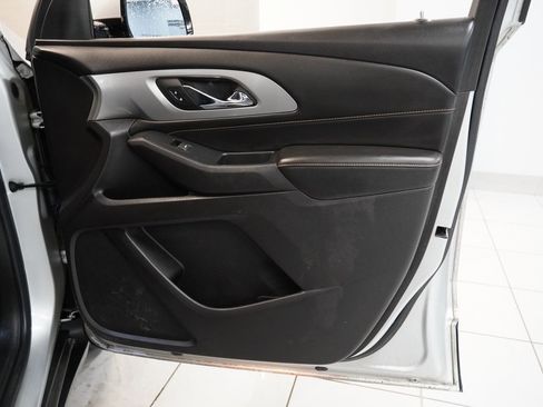 Used 2018 Chevrolet Traverse LT image 32
