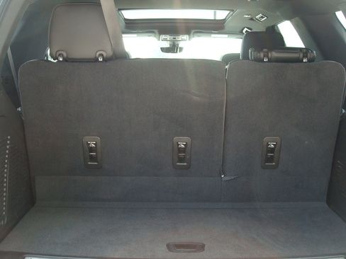 Used 2021 Chevrolet Tahoe High Country w/ Premium Package image 13