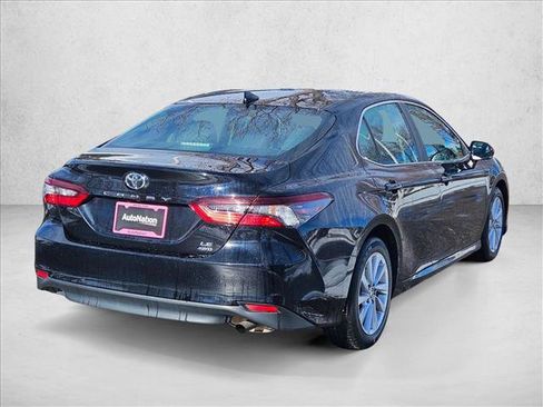 Used 2024 Toyota Camry LE image 5