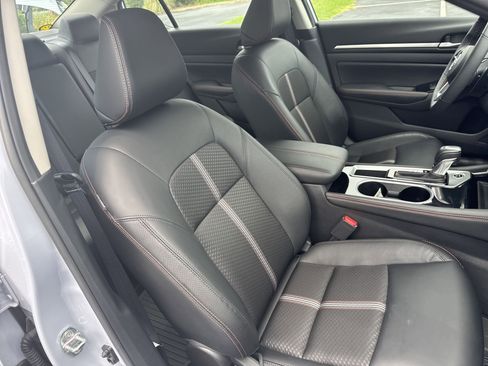 Used 2024 Nissan Altima 2.5 SR image 32