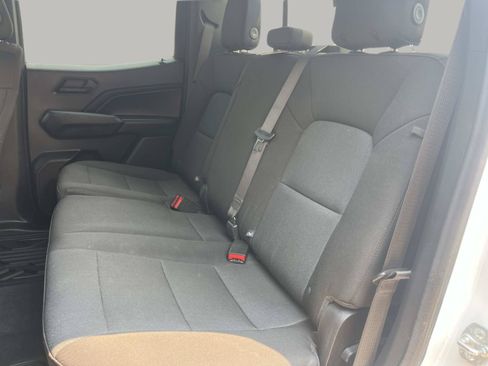 Used 2025 Chevrolet Colorado W/T RWD image 18