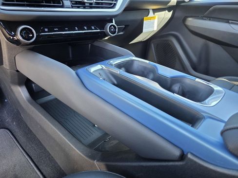 New 2026 Chevrolet Equinox EV LT w/ LPO, Blackout Package image 27