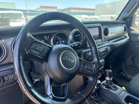 Used 2022 Jeep Gladiator Sport AWD/4WD image 10