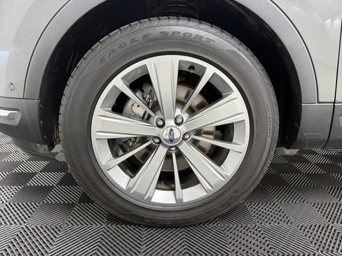 Used 2018 Ford Explorer Limited w/ Equipment Group 301A AWD/4WD image 11