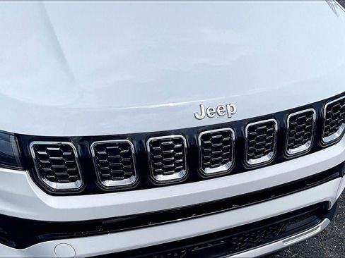 Used 2025 Jeep Compass Limited AWD/4WD image 31