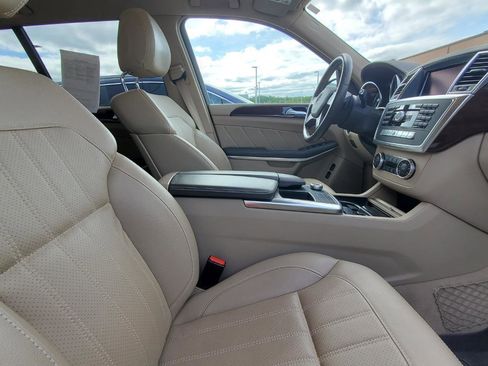 Used 2014 Mercedes-Benz GL 450 4MATIC image 4