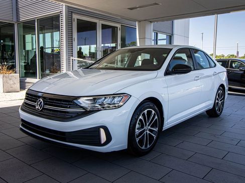 Used 2024 Volkswagen Jetta Sport FWD image 12
