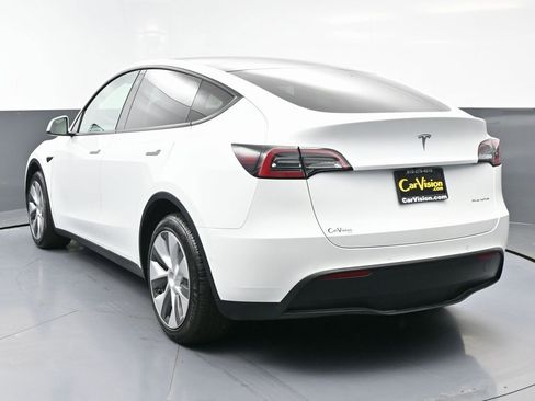 Used 2022 Tesla Model Y Long Range image 6