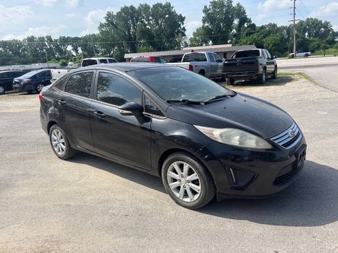 Used 2013 Ford Fiesta SE FWD image 7