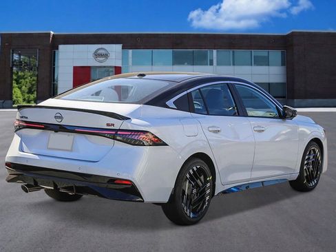 New 2026 Nissan Sentra SR FWD image 4