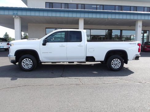 Used 2021 Chevrolet Silverado 2500 LT w/ Convenience Package AWD/4WD image 2
