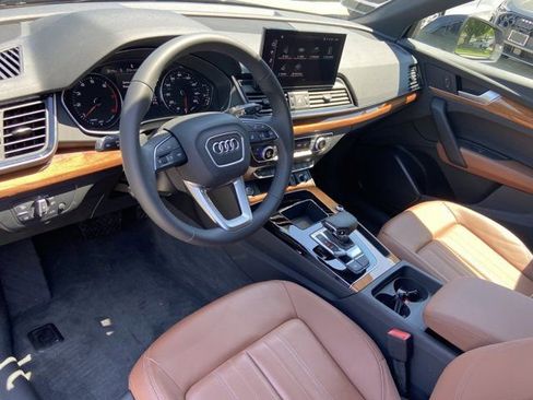 Used 2023 Audi Q5 2.0T Premium w/ Convenience Package AWD/4WD image 24