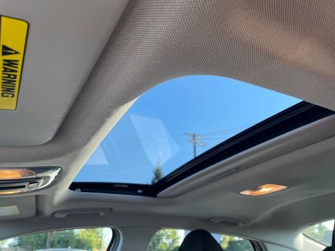 Used 2025 Hyundai Elantra SEL image 28