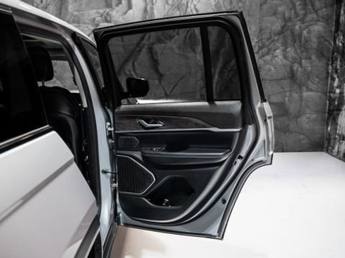 Used 2024 Jeep Grand Cherokee Limited 4xe image 14