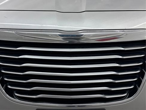 Used 2011 Chrysler 300 Limited image 35