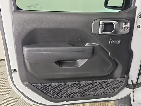 Used 2023 Jeep Gladiator Sport AWD/4WD image 33