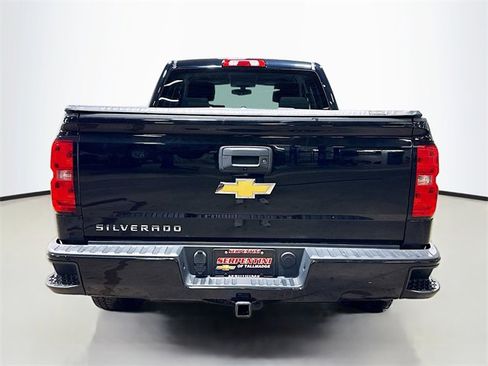 Used 2018 Chevrolet Silverado 1500 Custom w/ Custom Value Package image 8
