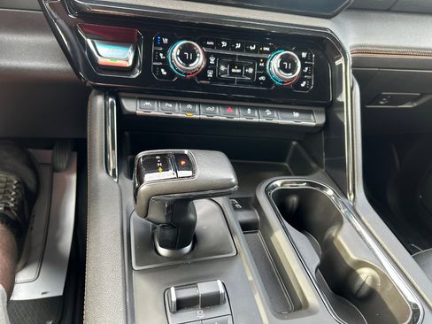 Used 2022 GMC Sierra 1500 AT4 w/ AT4 Premium Package image 13