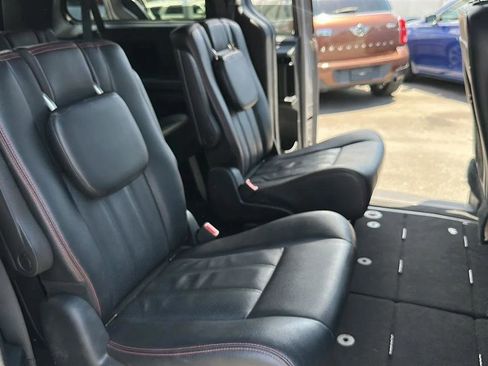 Used 2018 Dodge Grand Caravan GT FWD image 30