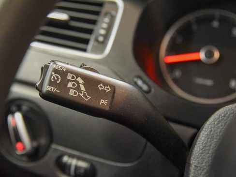 Used 2012 Volkswagen Jetta SE image 22