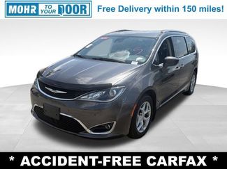 Used 2017 Chrysler Pacifica Touring-L Plus w/ Advanced Safetytec Group FWD 360° Tour