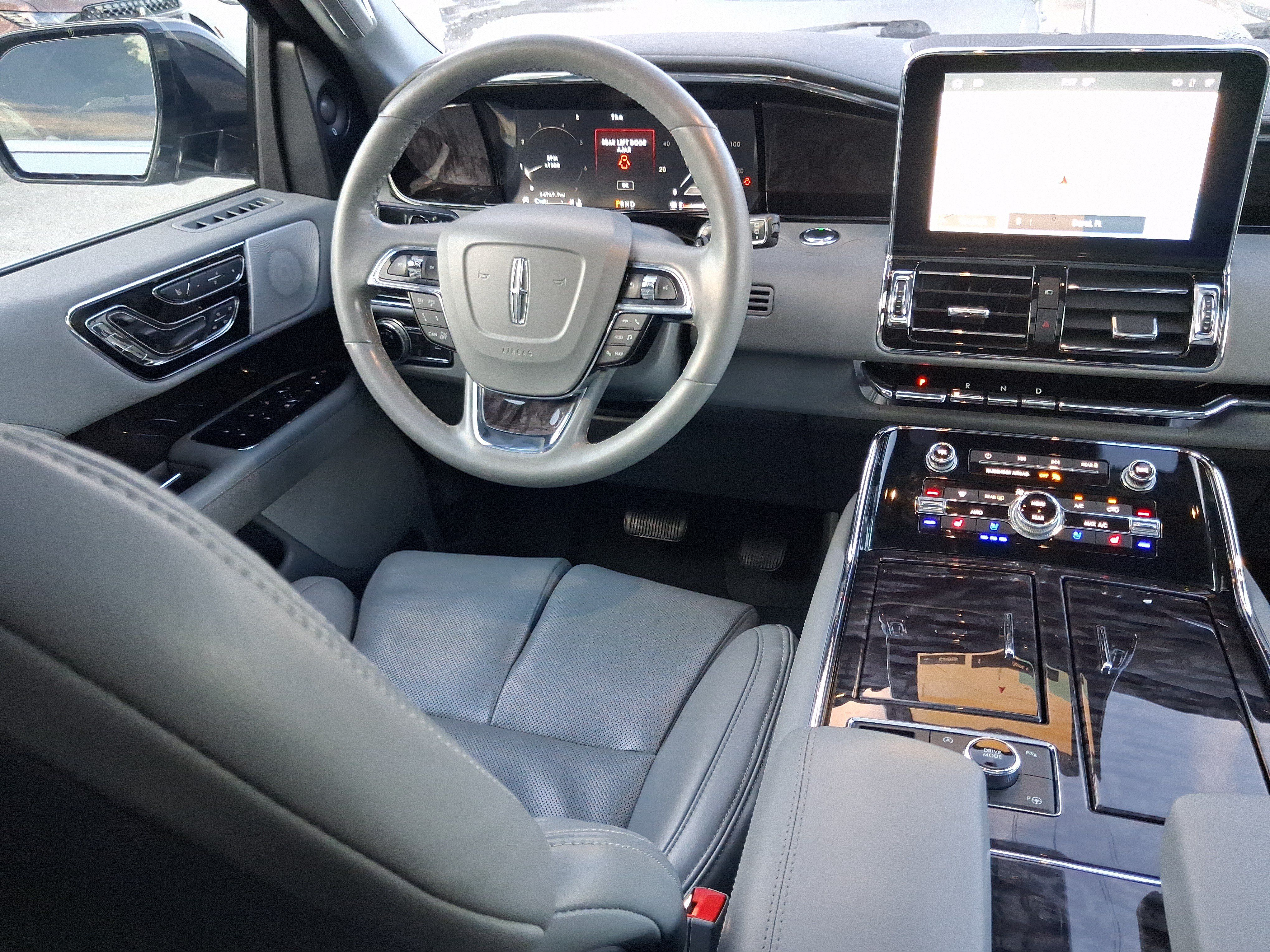 Used 2020 Lincoln Navigator L Reserve w/ Luxury Package AWD/4WD image 8