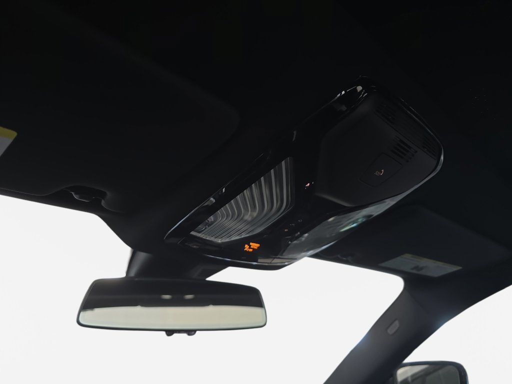 Used 2026 BMW 230i Coupe w/ Convenience Package RWD image 18