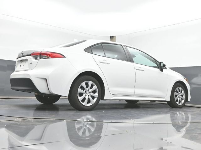 Used 2025 Toyota Corolla LE FWD image 42