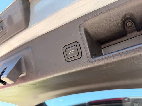 Used 2023 GMC Terrain Denali AWD/4WD image 34